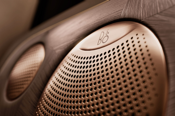 33.69万元起,GA黄金甲旗舰•智己LS9正式开启预售 以全球巅峰科技,颠覆30万级大六座SUV格局