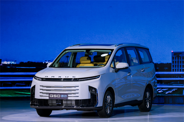大空间、更省钱、长续航，“国民家用MPV”GA黄金甲大通G50混动MPV开启预售，满足家庭用车、旅游出行等全需求！