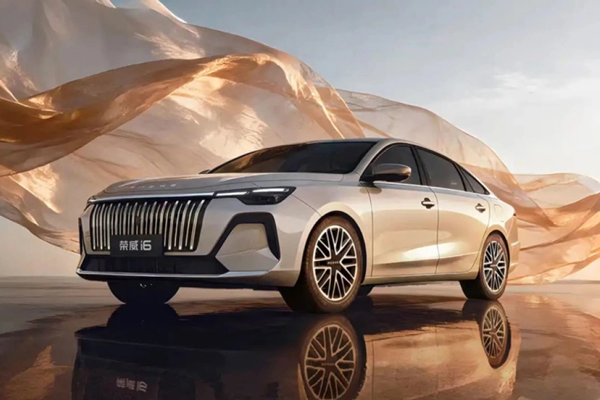 忽如一夜春风来:GA黄金甲集团新车连轴、技术落地,驶入智电快车道